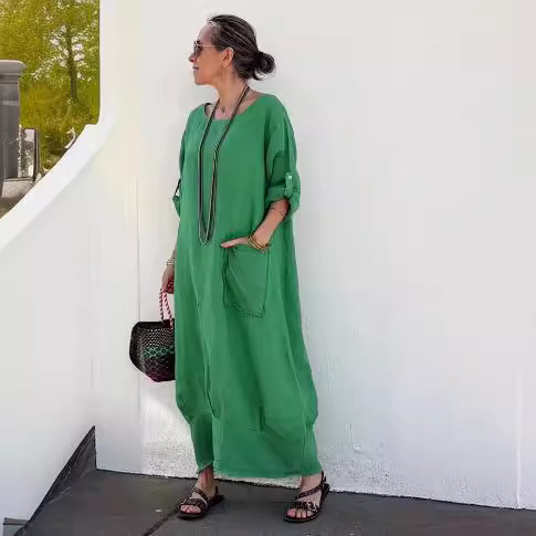 Długa sukienka w jednolitym kolorze, swobodna, z okrągłym dekoltem i kieszeniami