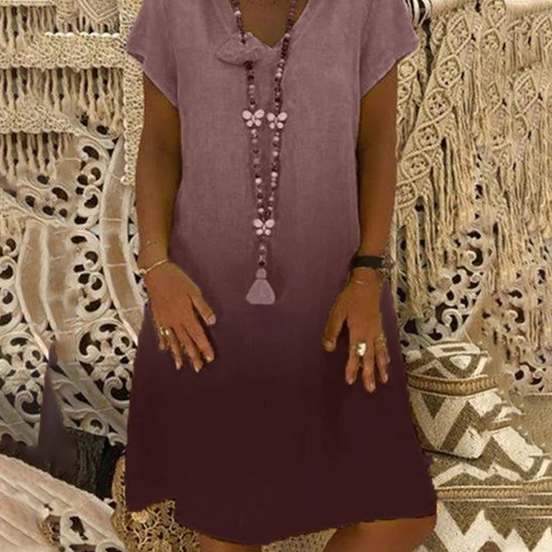 Nem formális ruha rövid ujjakkal és V-nyakkal