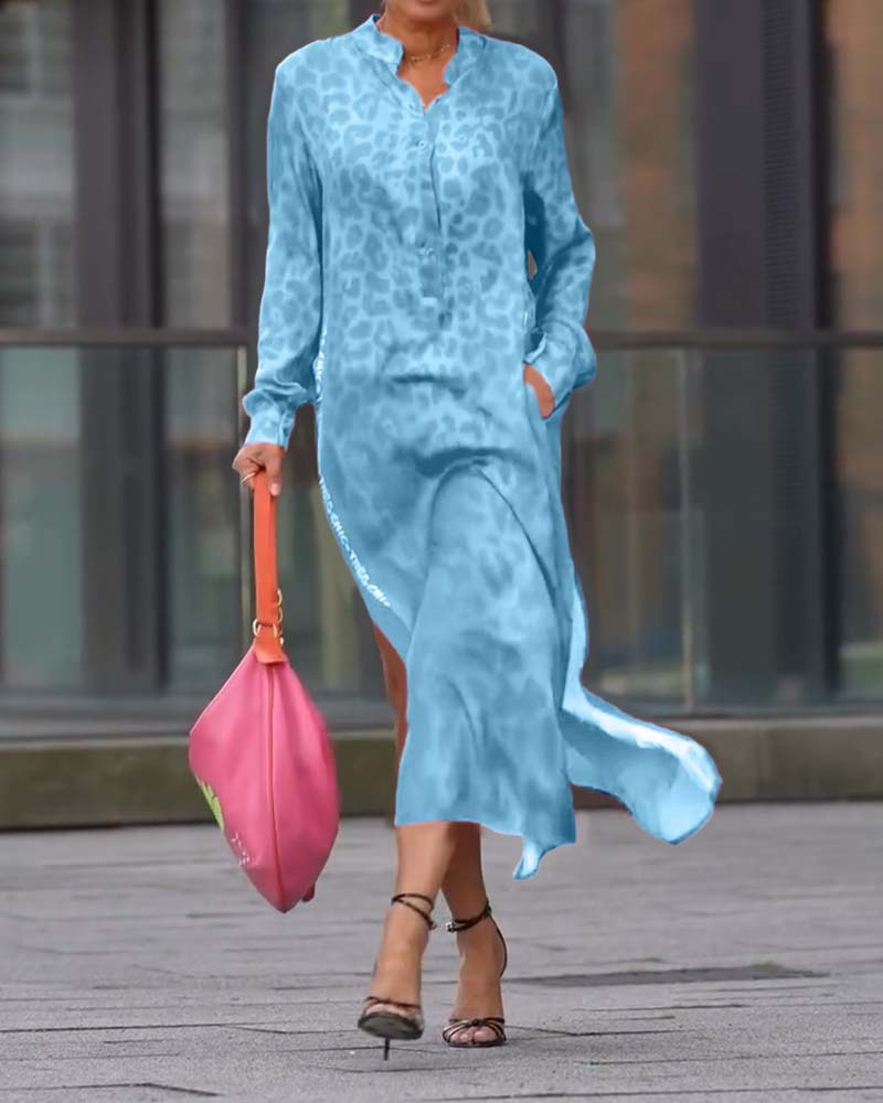 Sukienka z długim rękawem i rozcięciem w panterkę