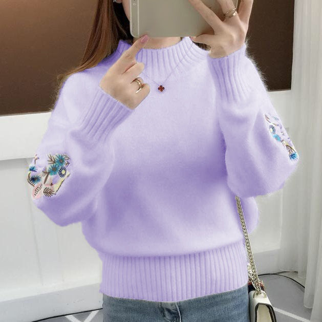 Thick cashmere knit sweater with floral embroidery