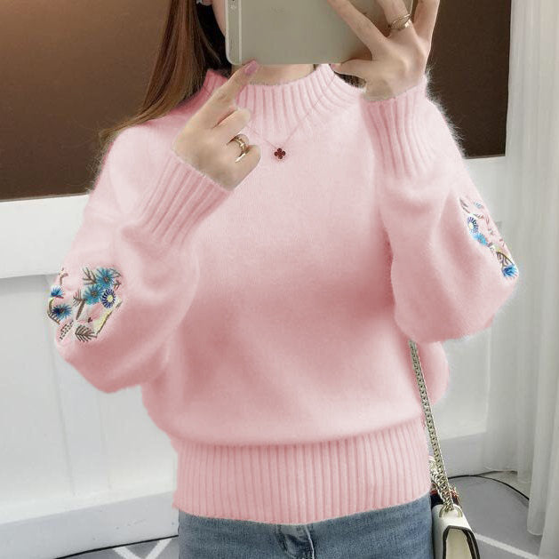 Thick cashmere knit sweater with floral embroidery