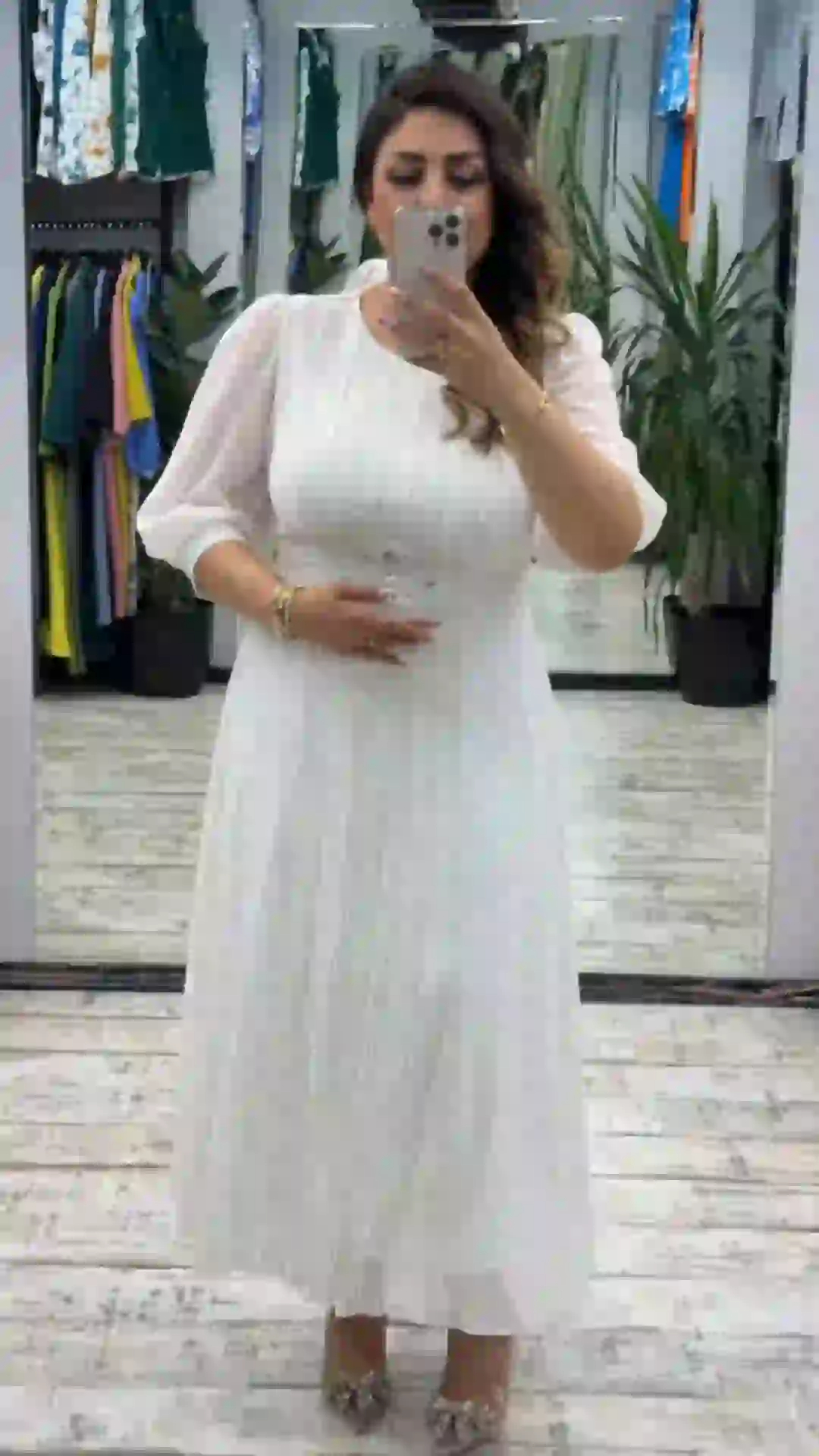 Nowa modna sukienka, klasyczny design, elegancka i prosta