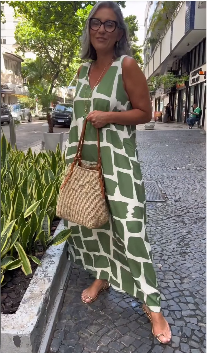 V-neck printed sleeveless dress