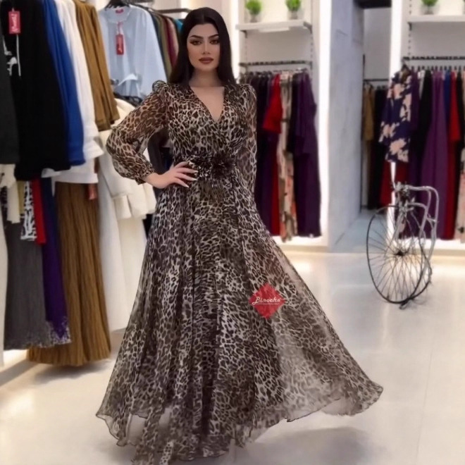 Elegant women's V-neck leopard print dress
