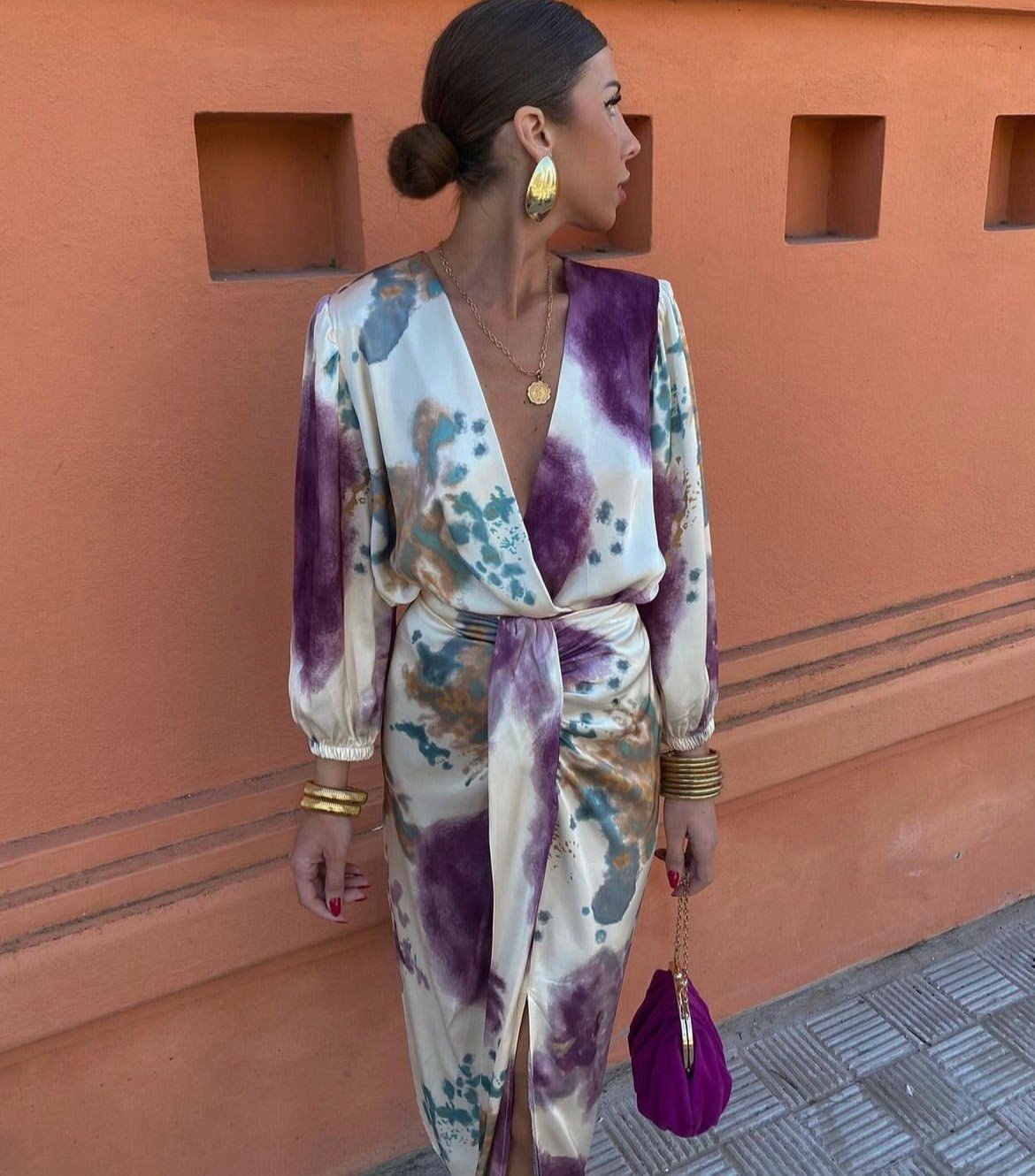 Elegant purple v-neck dress